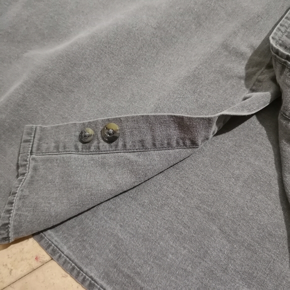 2 Men's Button Up Dress Shirts - Picture 13 of 16